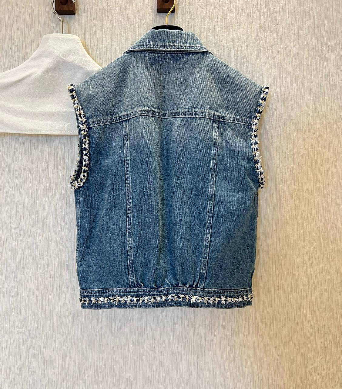 ЖИЛЕТ CHANEL детальное фото