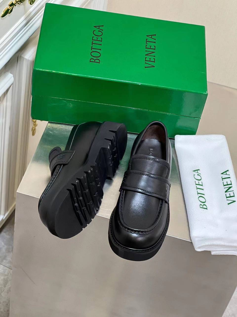 МУЖСКИЕ ЛОФЕРЫ BOTTEGA VENETA детальное фото