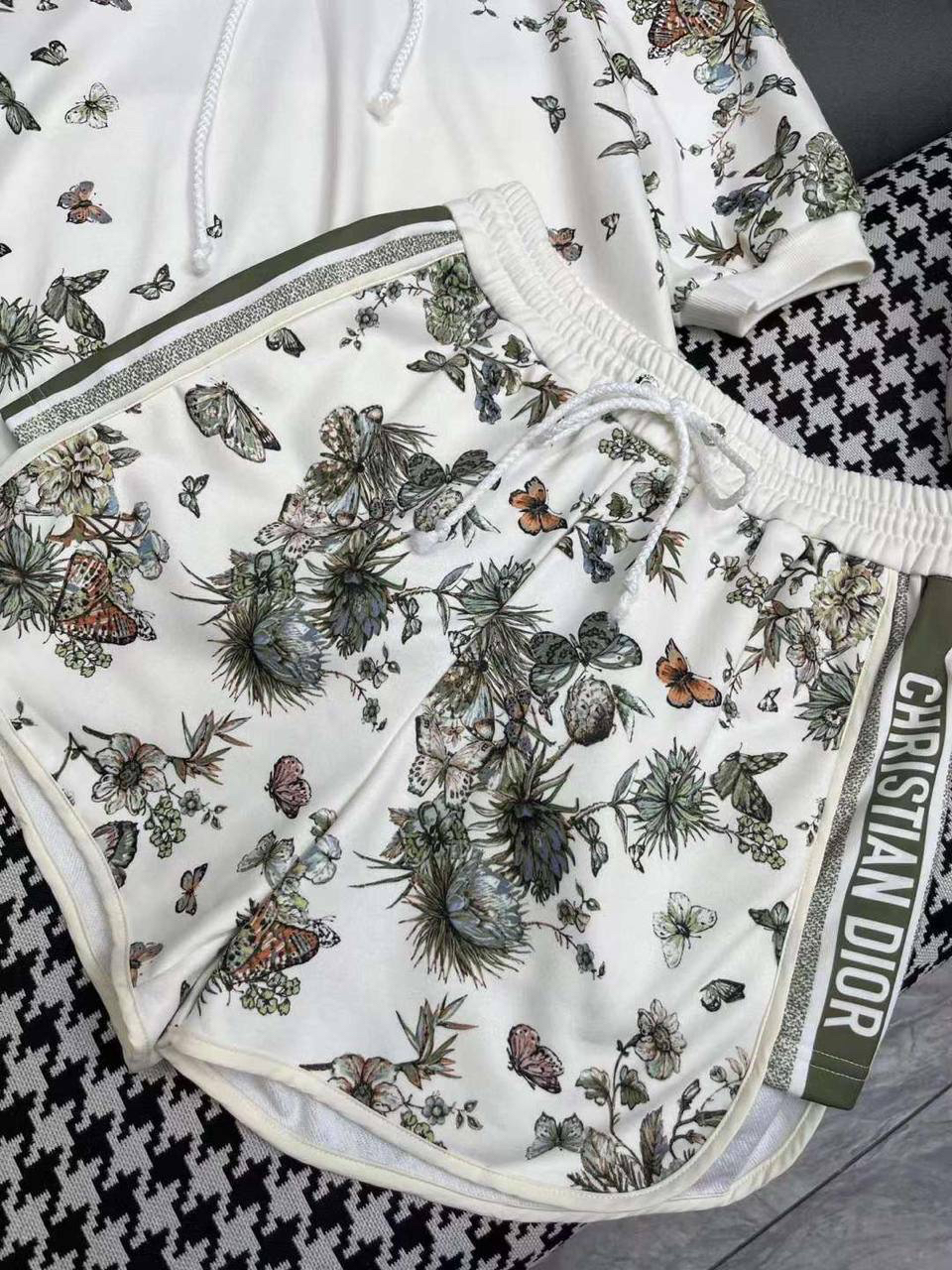 КОСТЮМ CHRISTIAN DIOR детальное фото