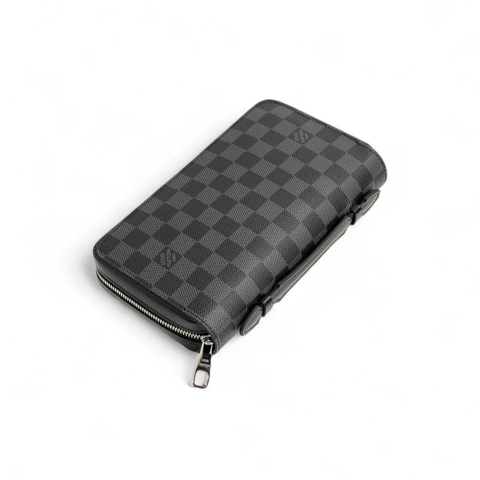 МУЖСКОЙ КЛАТЧ LOUIS VUITTON детальное фото