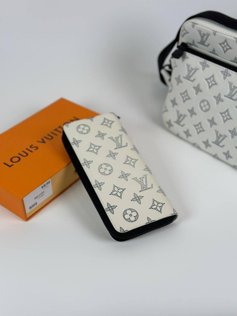 МУЖСКОЙ КОШЕЛЕК LOUIS VUITTON детальное фото