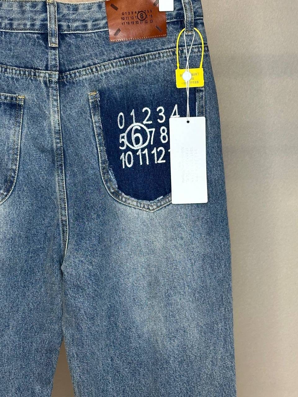 МУЖСКИЕ ДЖИНСЫ MAISON MARGIELA детальное фото