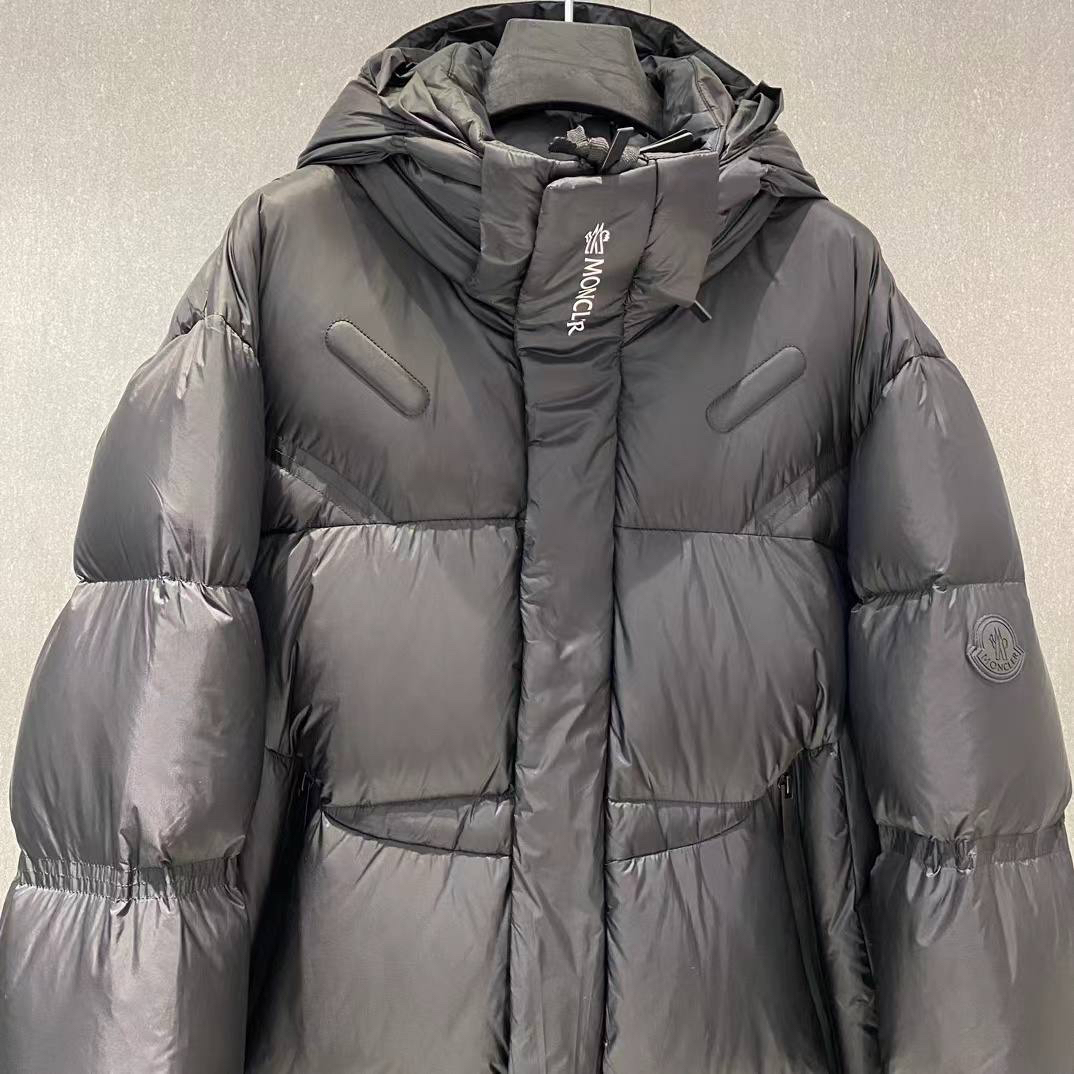 МУЖСКОЙ ПУХОВИК MONCLER детальное фото