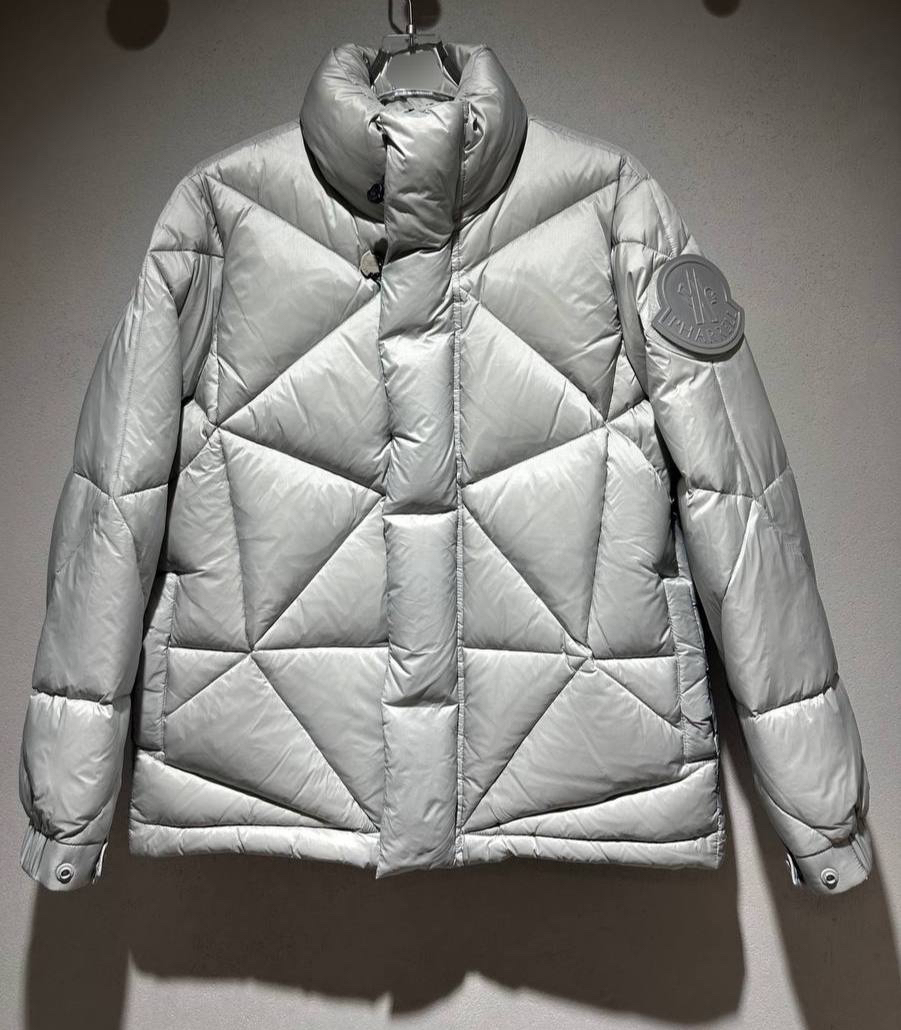 ПУХОВИК MONCLER детальное фото