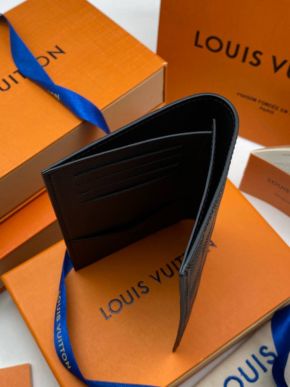 ОБЛОЖКА НА ПАСПОРТ LOUIS VUITTON детальное фото