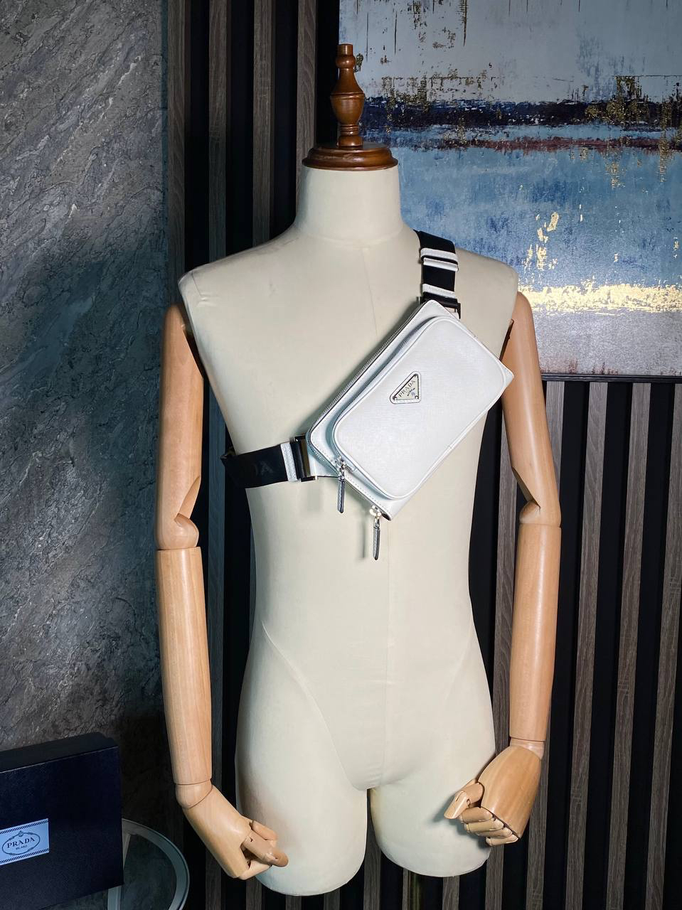 МУЖСКАЯ СУМКА СЛИНГ PRADA детальное фото