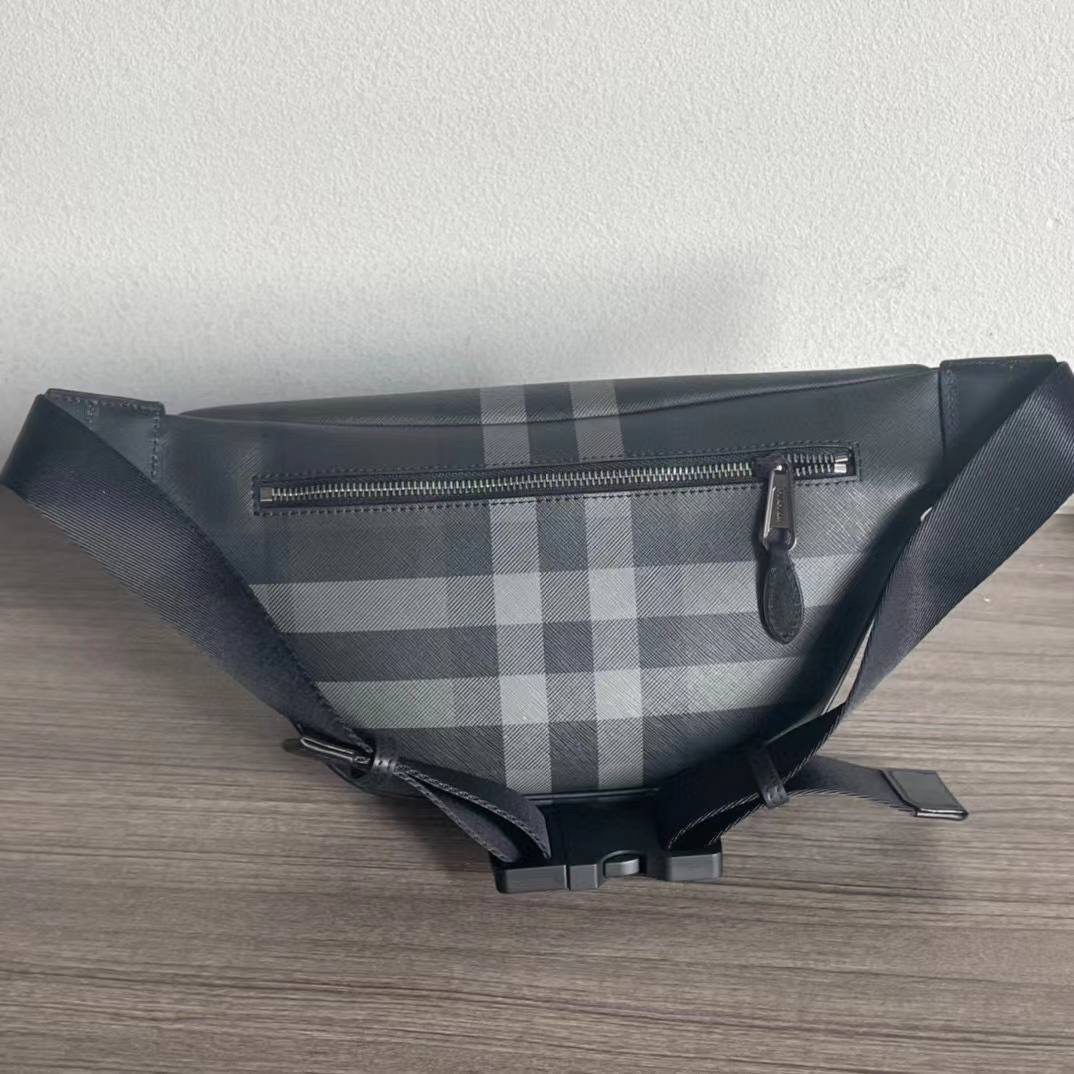 МУЖСКАЯ СУМКА СЛИНГ BURBERRY детальное фото