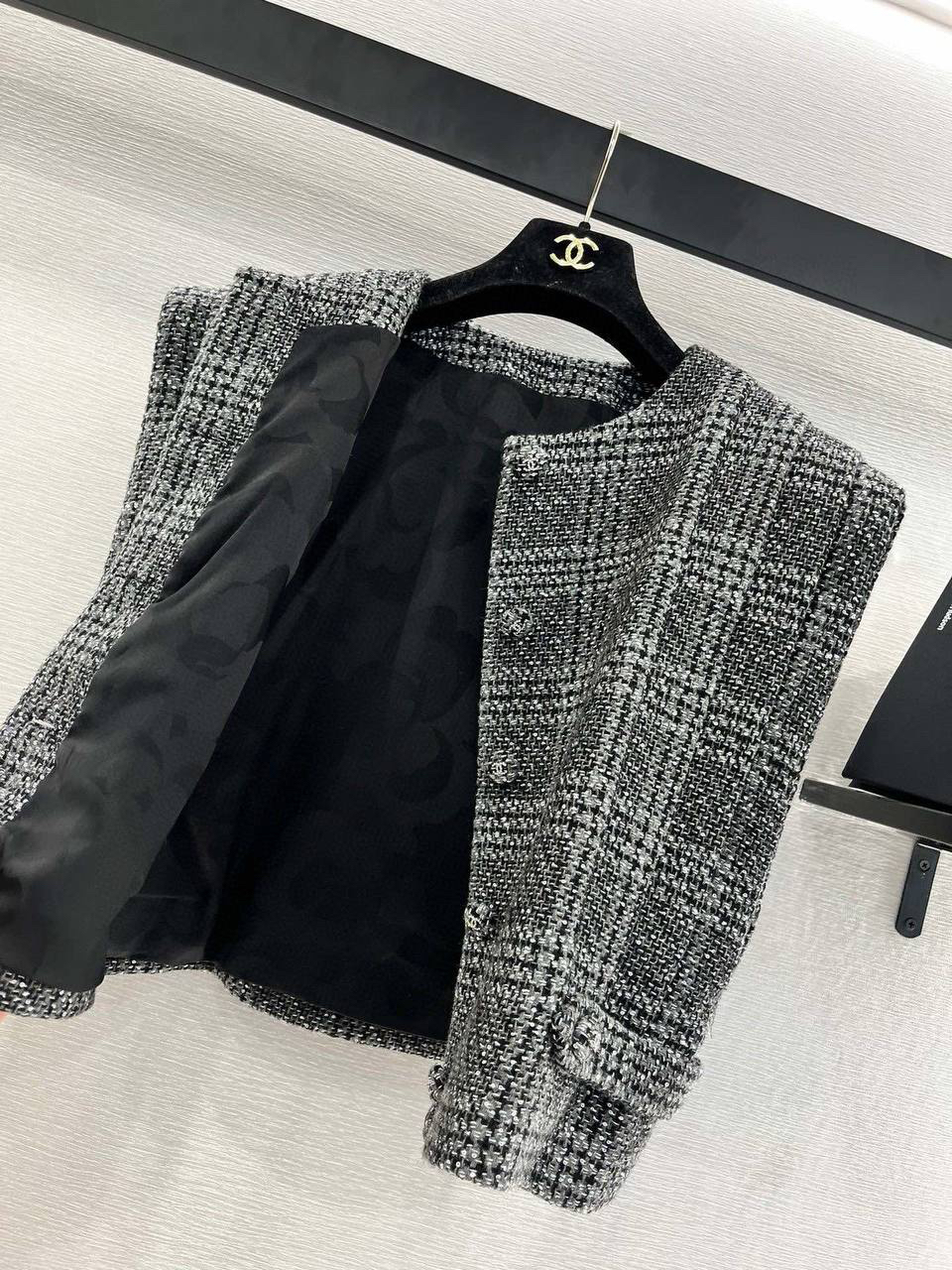 ЖИЛЕТ CHANEL детальное фото