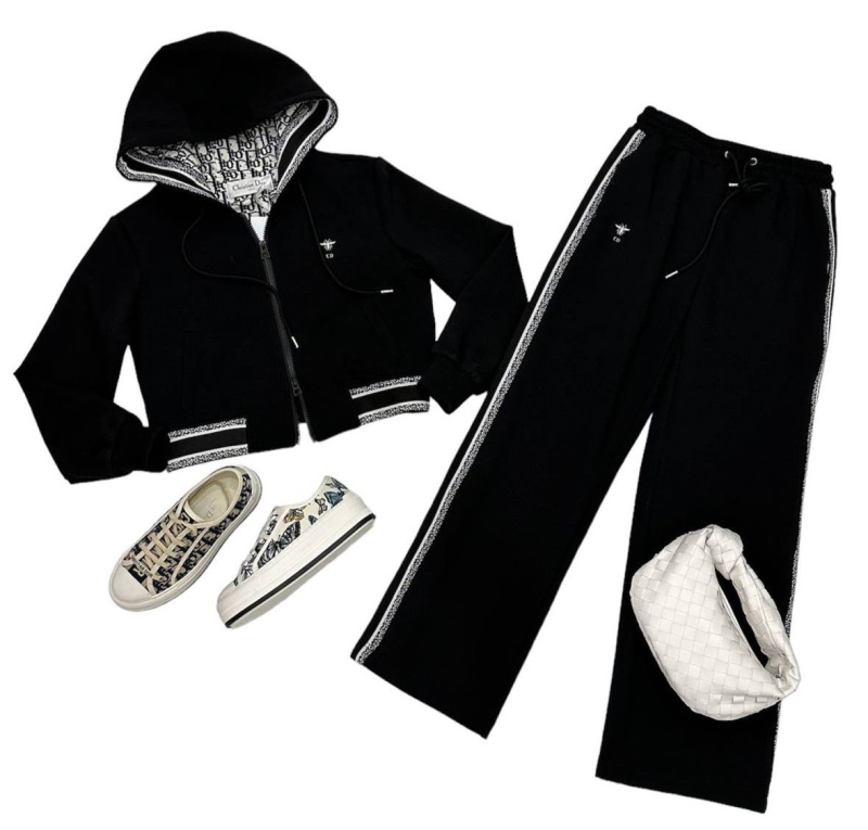 КОСТЮМ CHRISTIAN DIOR фото