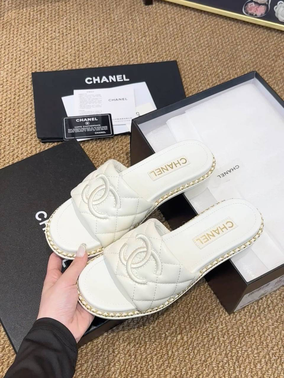 ШЛЕПКИ CHANEL детальное фото