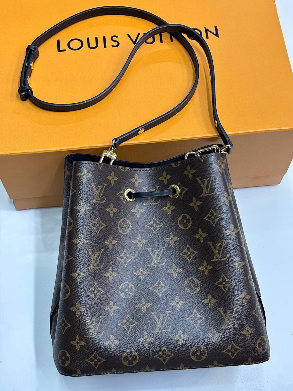 СУМКА LOUIS VUITTON детальное фото