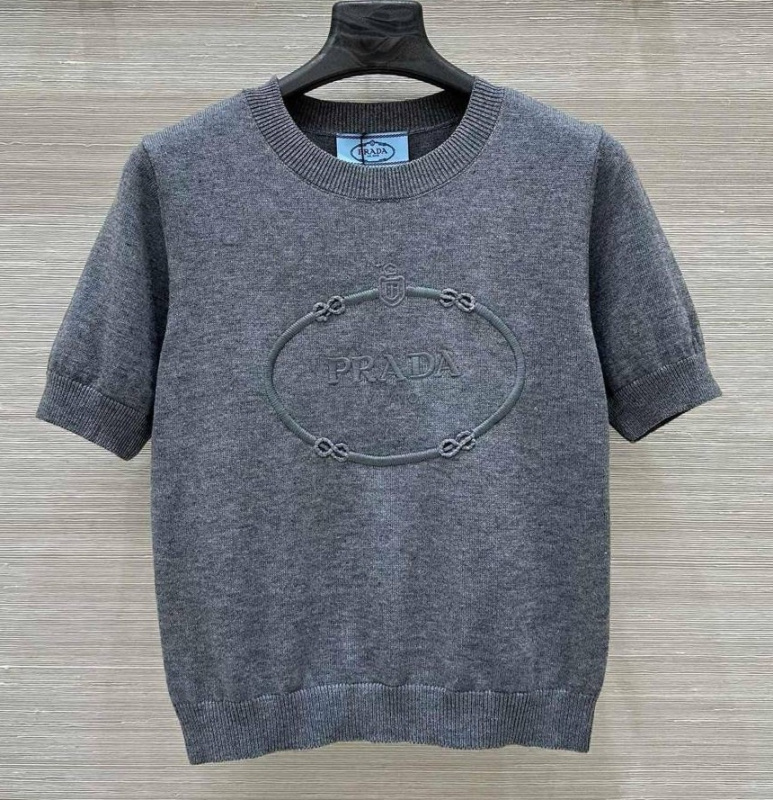 КОФТА PRADA фото