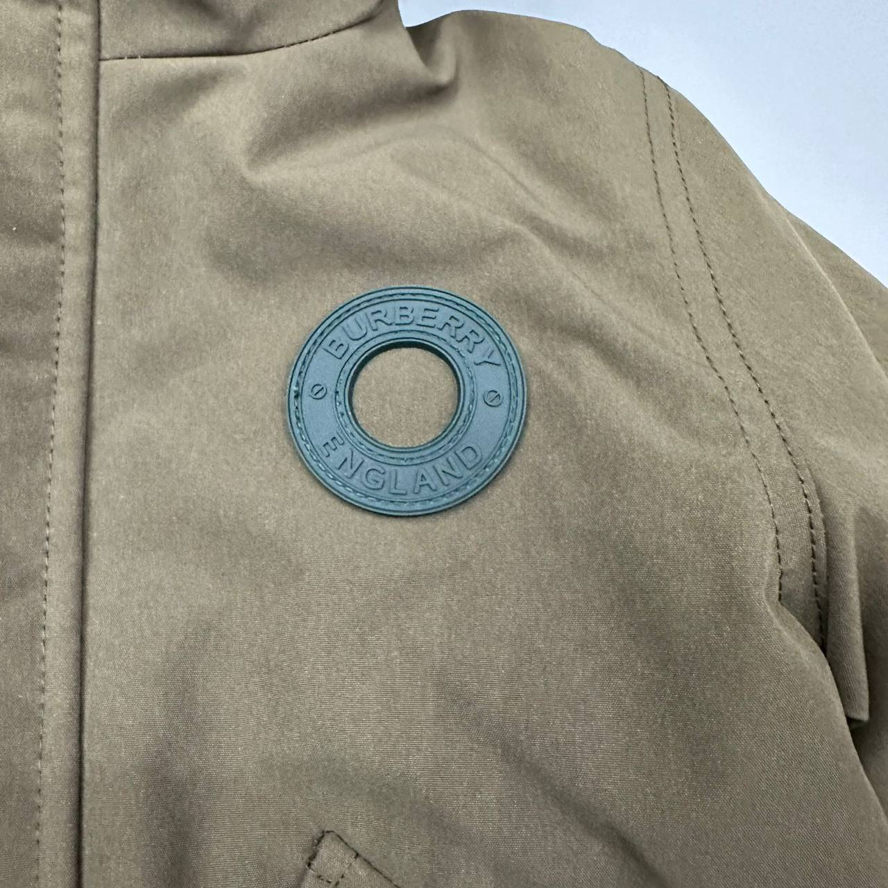 ДЕТСКАЯ КУРТКА BURBERRY детальное фото