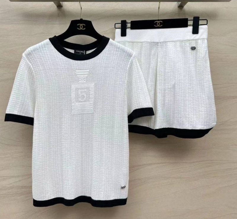 КОСТЮМ CHANEL фото