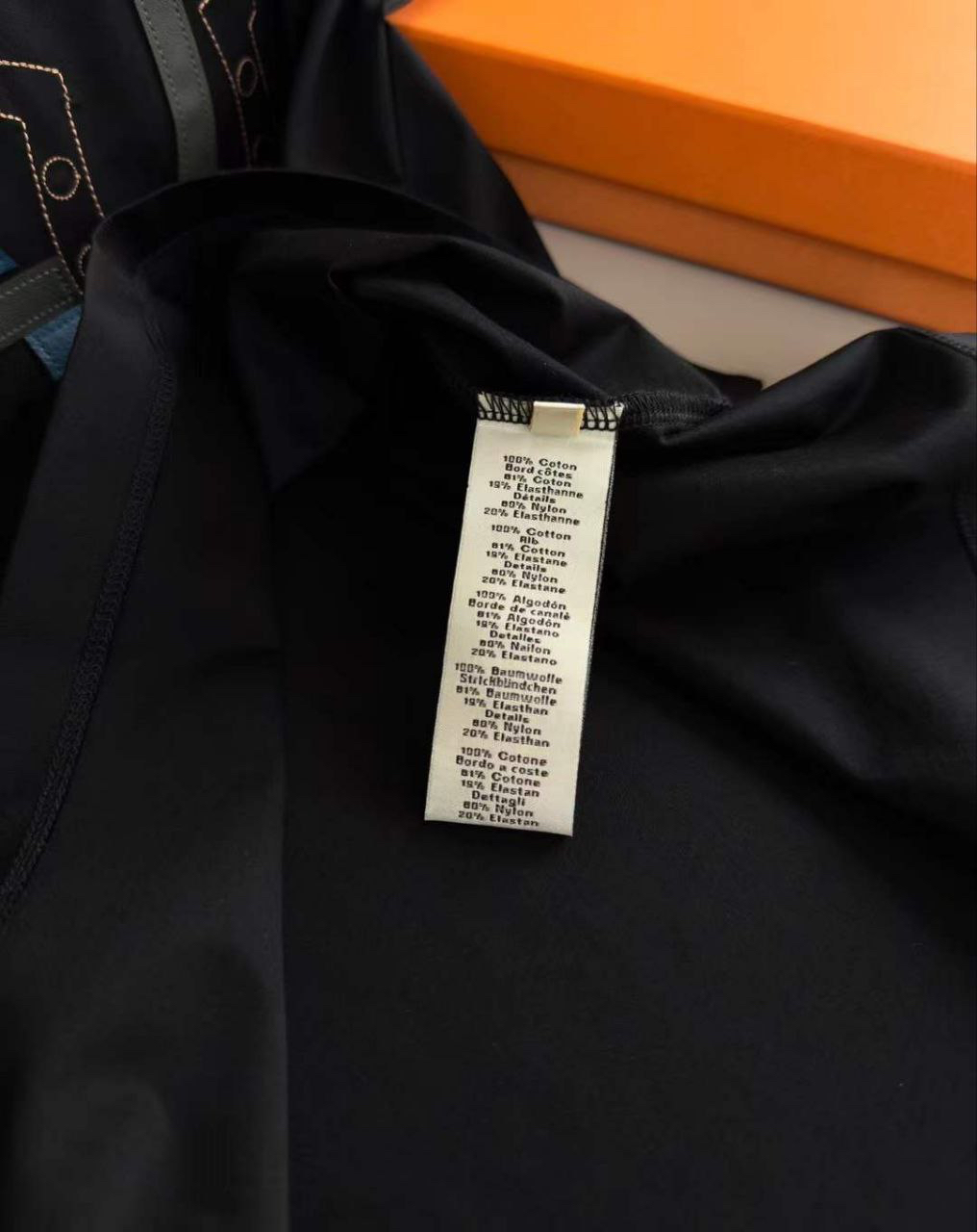 МУЖСКАЯ ФУТБОЛКА HERMES детальное фото