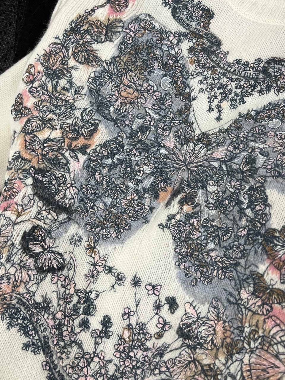 СВИТЕР CHRISTIAN DIOR детальное фото