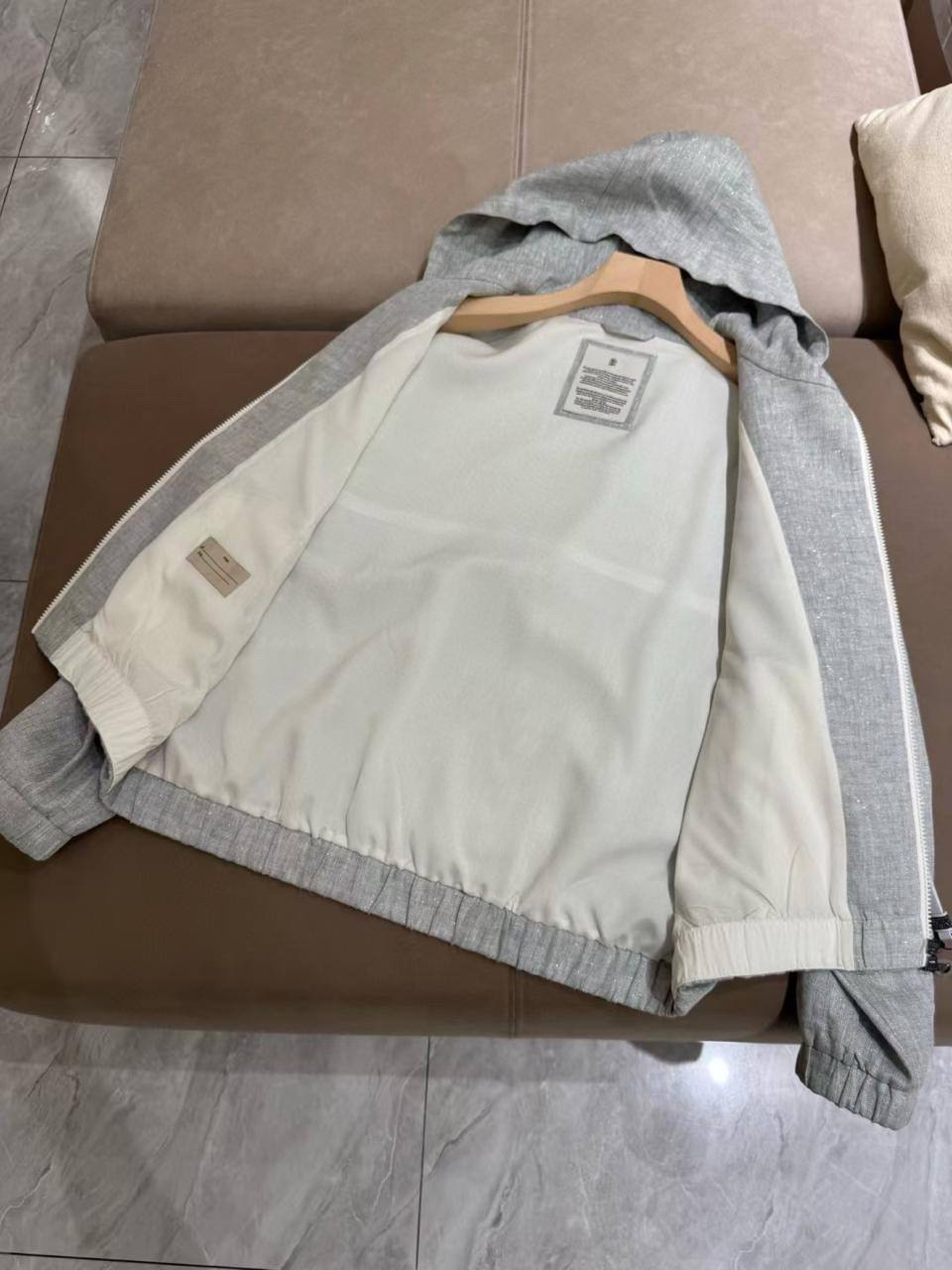 КОСТЮМ BRUNELLO CUCINELLI детальное фото