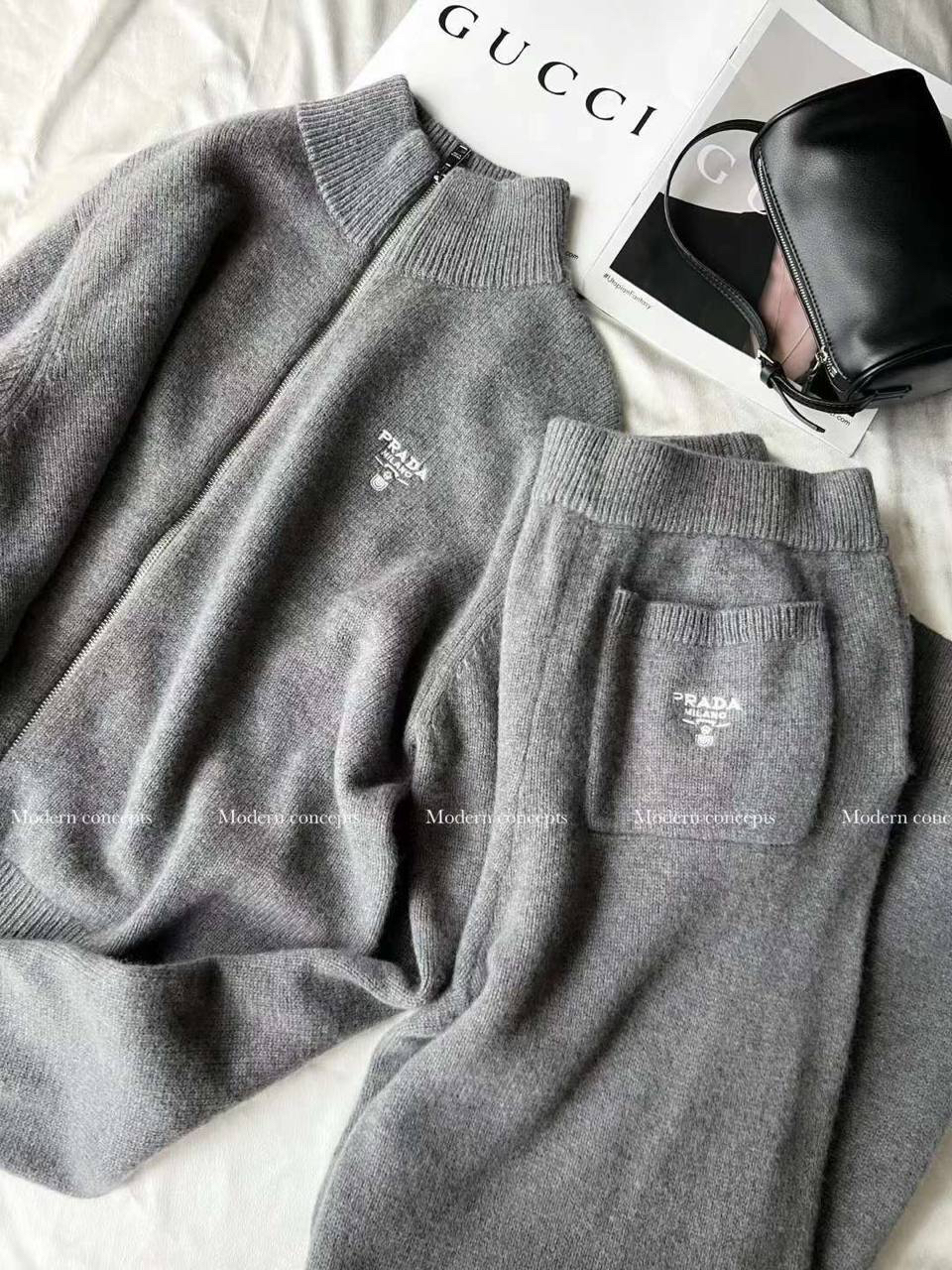 КОСТЮМ PRADA детальное фото