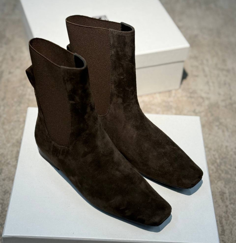 БОТИЛЬОНЫ TOTEME фото