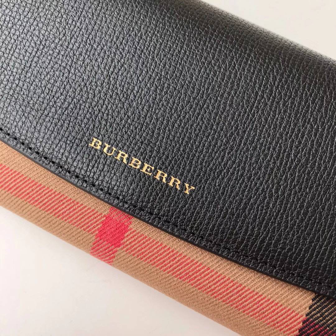 КОШЕЛЕК BURBERRY детальное фото