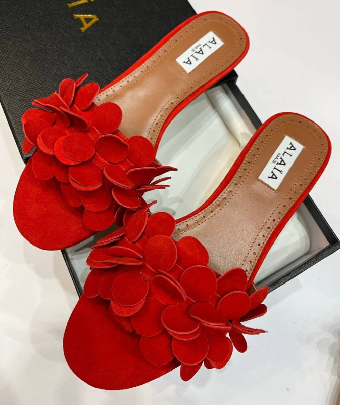 ШЛЕПКИ ALAIA фото