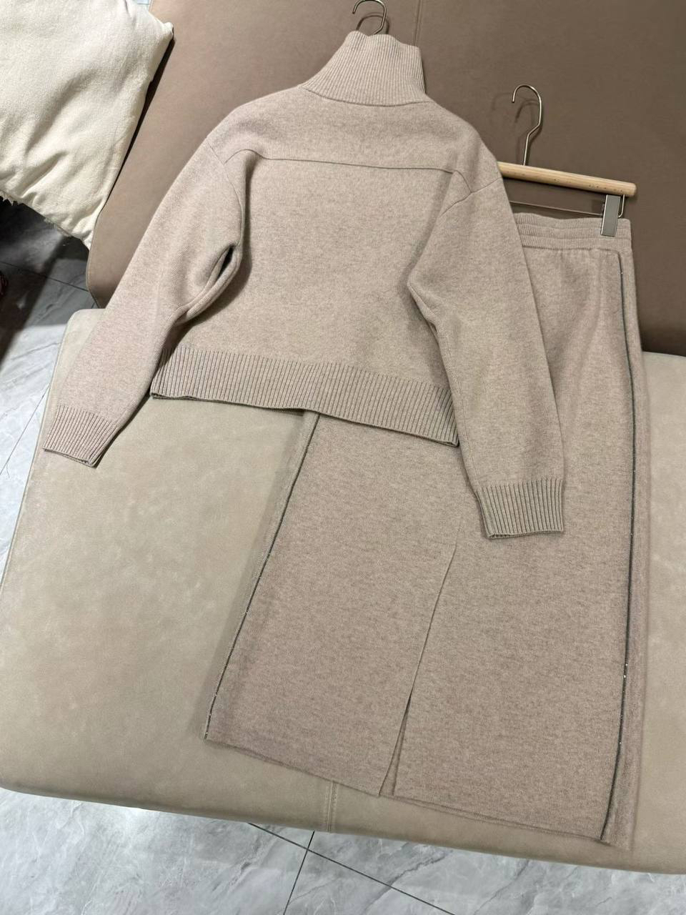 КОСТЮМ BRUNELLO CUCINELLI детальное фото