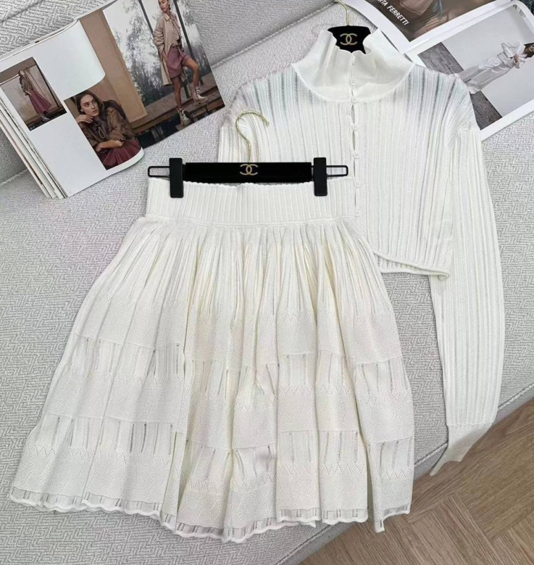 КОСТЮМ ALAIA фото