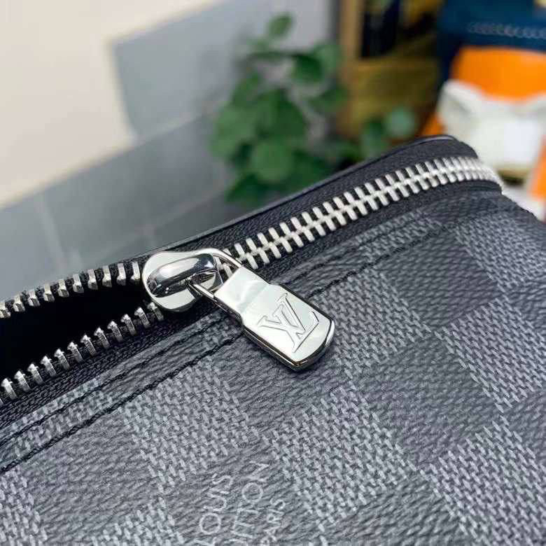 МУЖСКОЙ НЕСЕССЕР КОСМЕТИЧКА LOUIS VUITTON детальное фото
