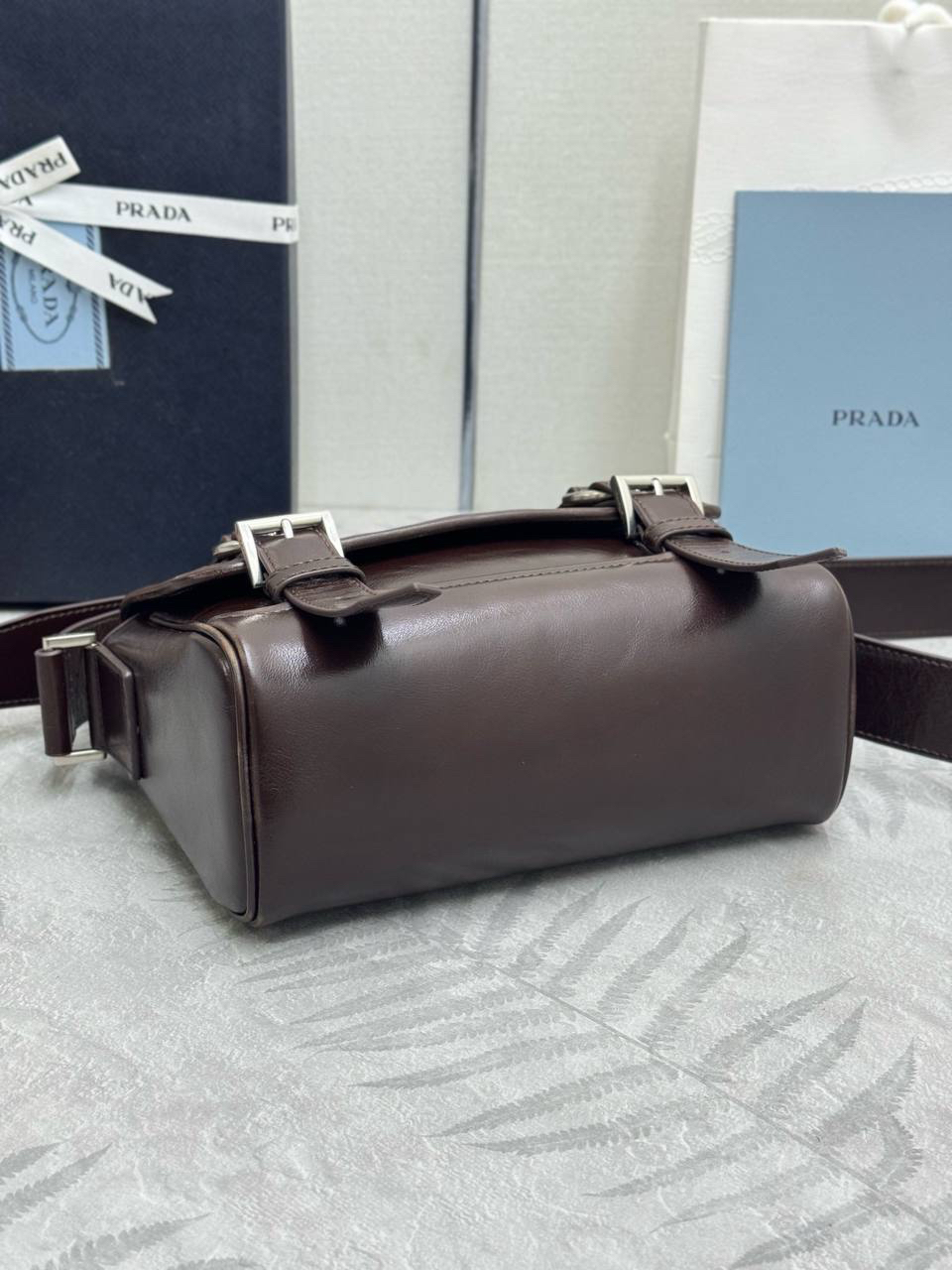 МУЖСКАЯ СУМКА МЕССЕНДЖЕР PRADA детальное фото