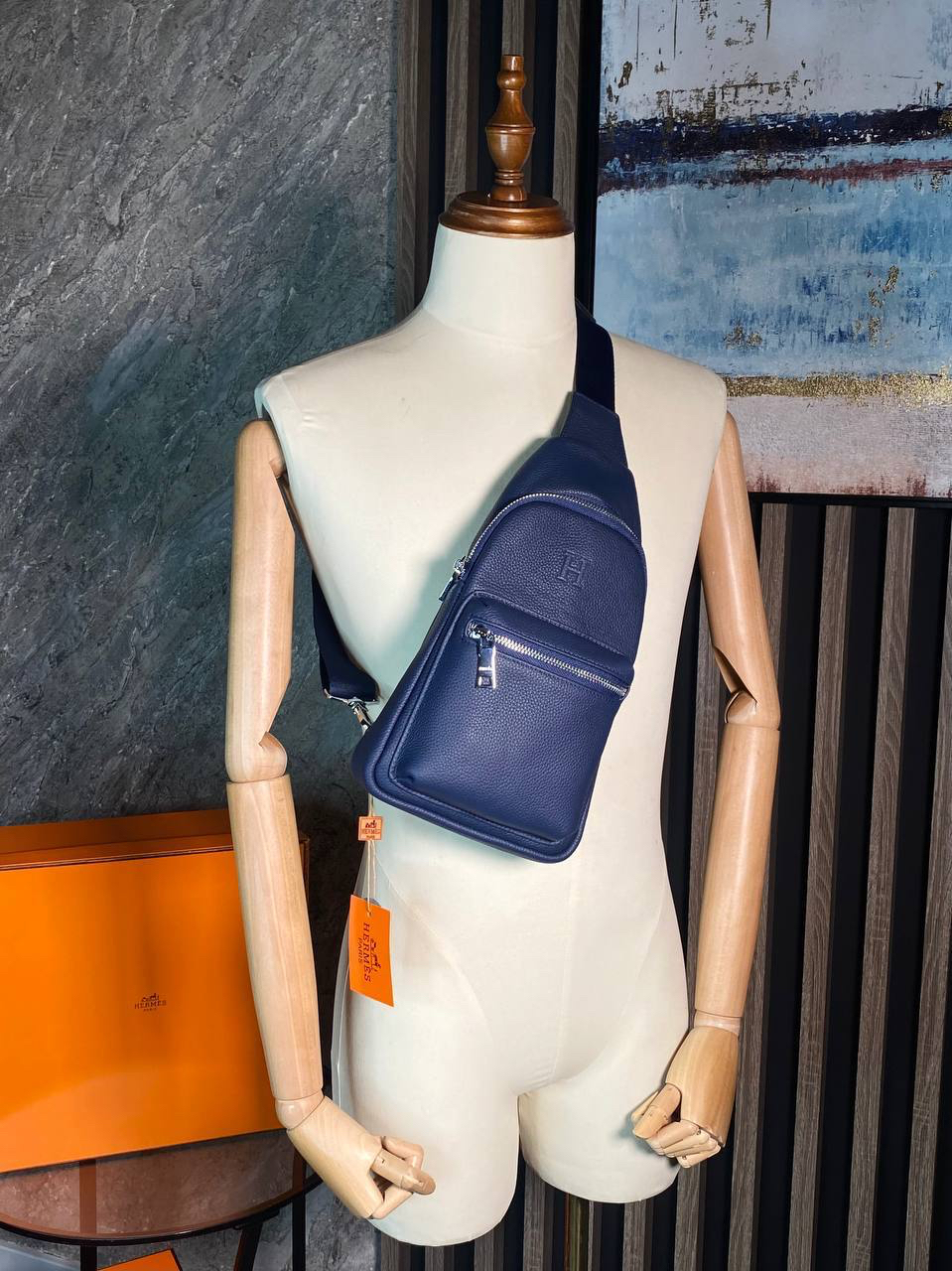 МУЖСКАЯ СУМКА СЛИНГ HERMES детальное фото