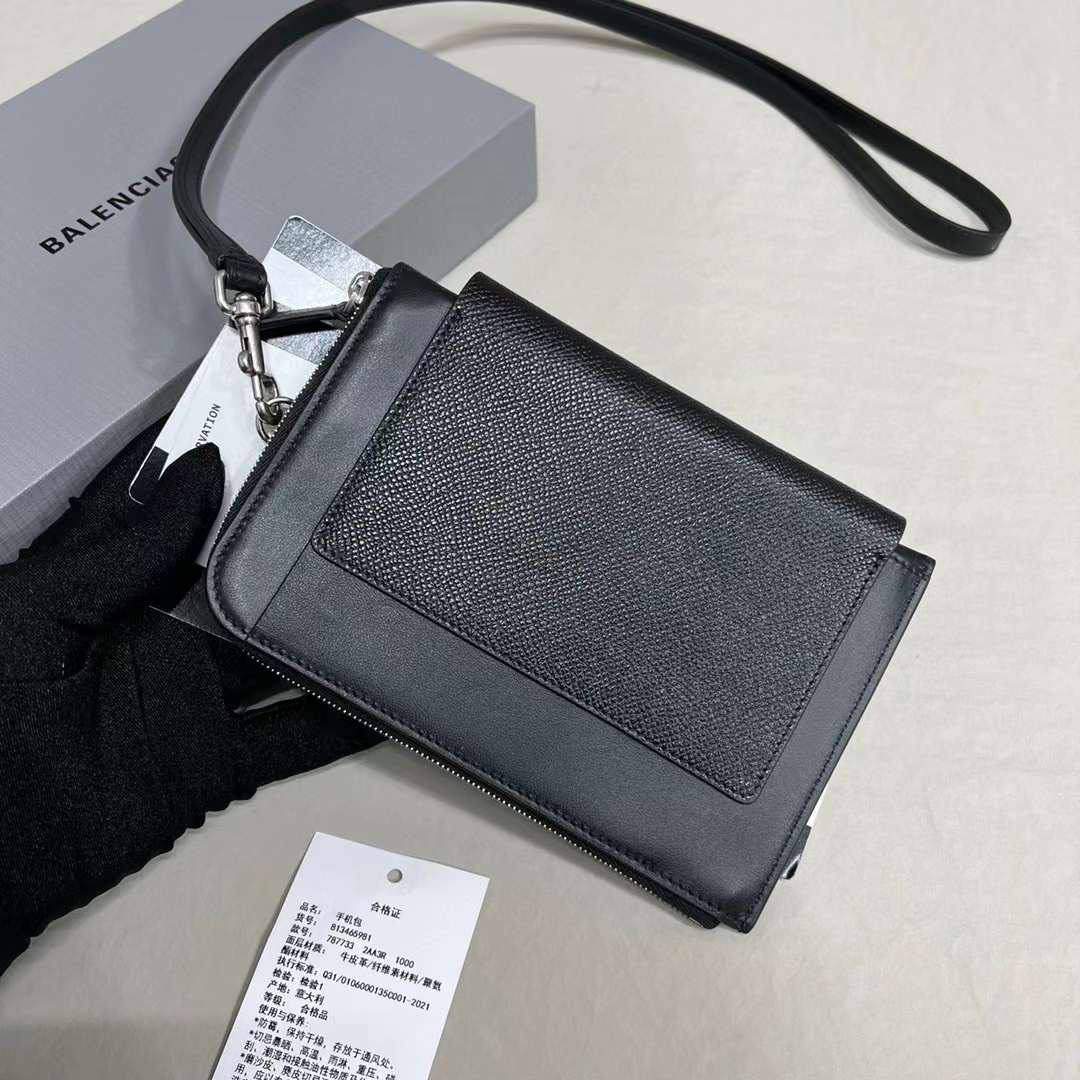 СУМКА BALENCIAGA PASSPORT PHONE HOLDER BLACK детальное фото