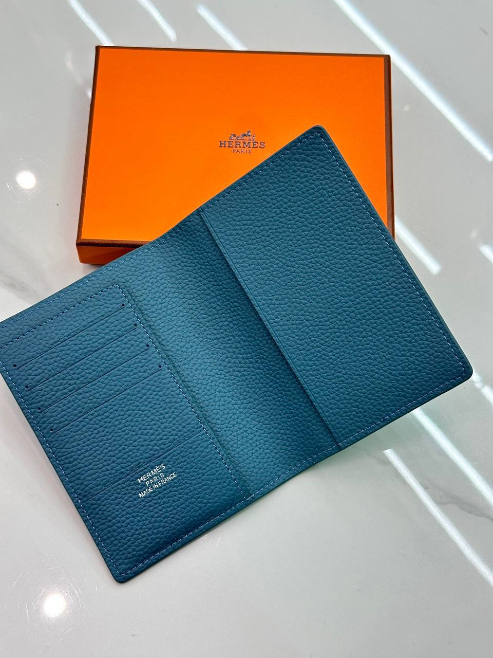 ОБЛОЖКА НА ПАСПОРТ HERMES детальное фото