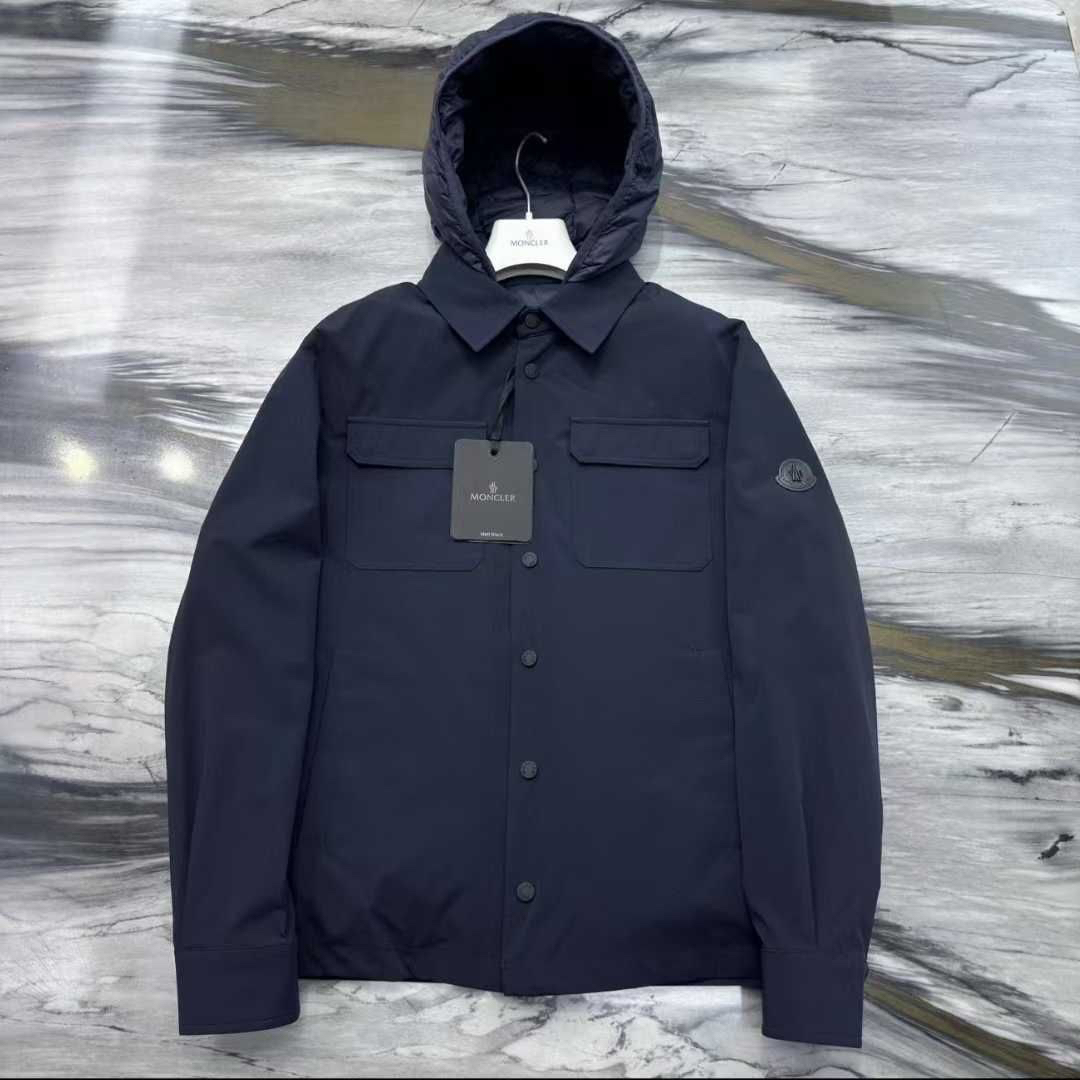 МУЖСКАЯ КУРТКА MONCLER детальное фото