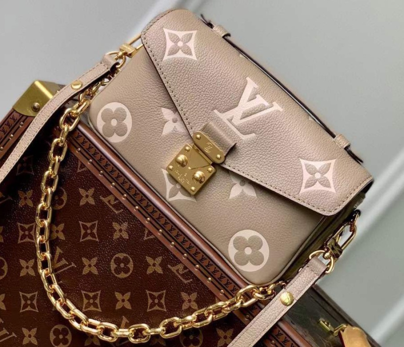 СУМКА LOUIS VUITTON POCHETTE METIS фото