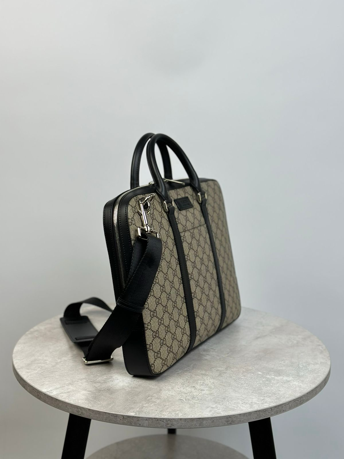 МУЖСКОЙ ПОРТФЕЛЬ GUCCI детальное фото
