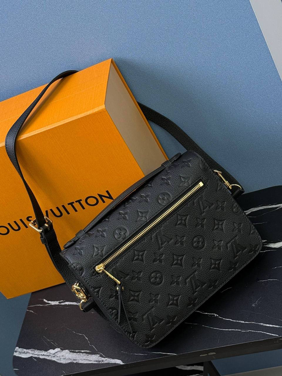 СУМКА LOUIS VUITTON POCHETTE METIS детальное фото
