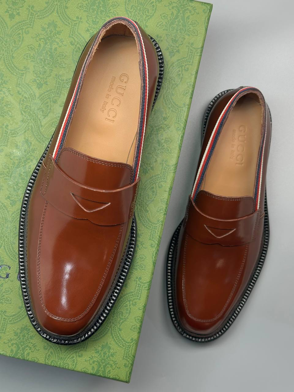 МУЖСКИЕ ЛОФЕРЫ GUCCI детальное фото