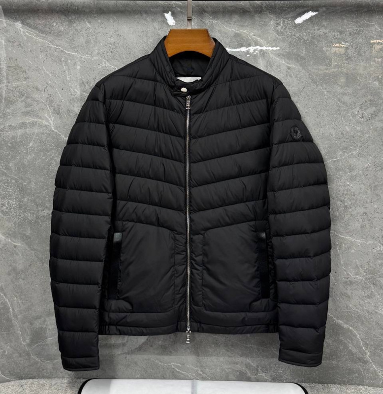 МУЖСКАЯ КУРТКА MONCLER фото
