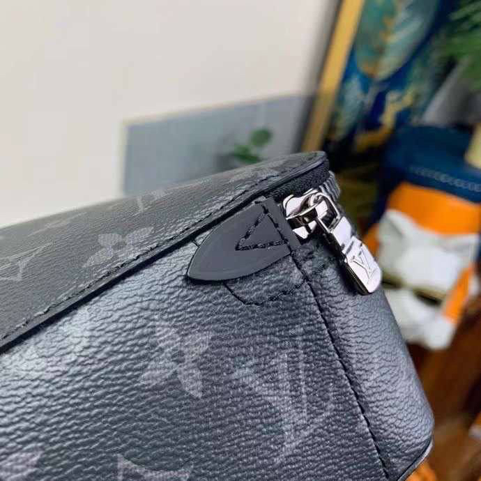 МУЖСКОЙ НЕСЕССЕР КОСМЕТИЧКА LOUIS VUITTON детальное фото