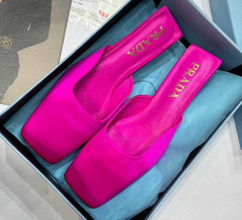 ШЛЕПКИ PRADA фото