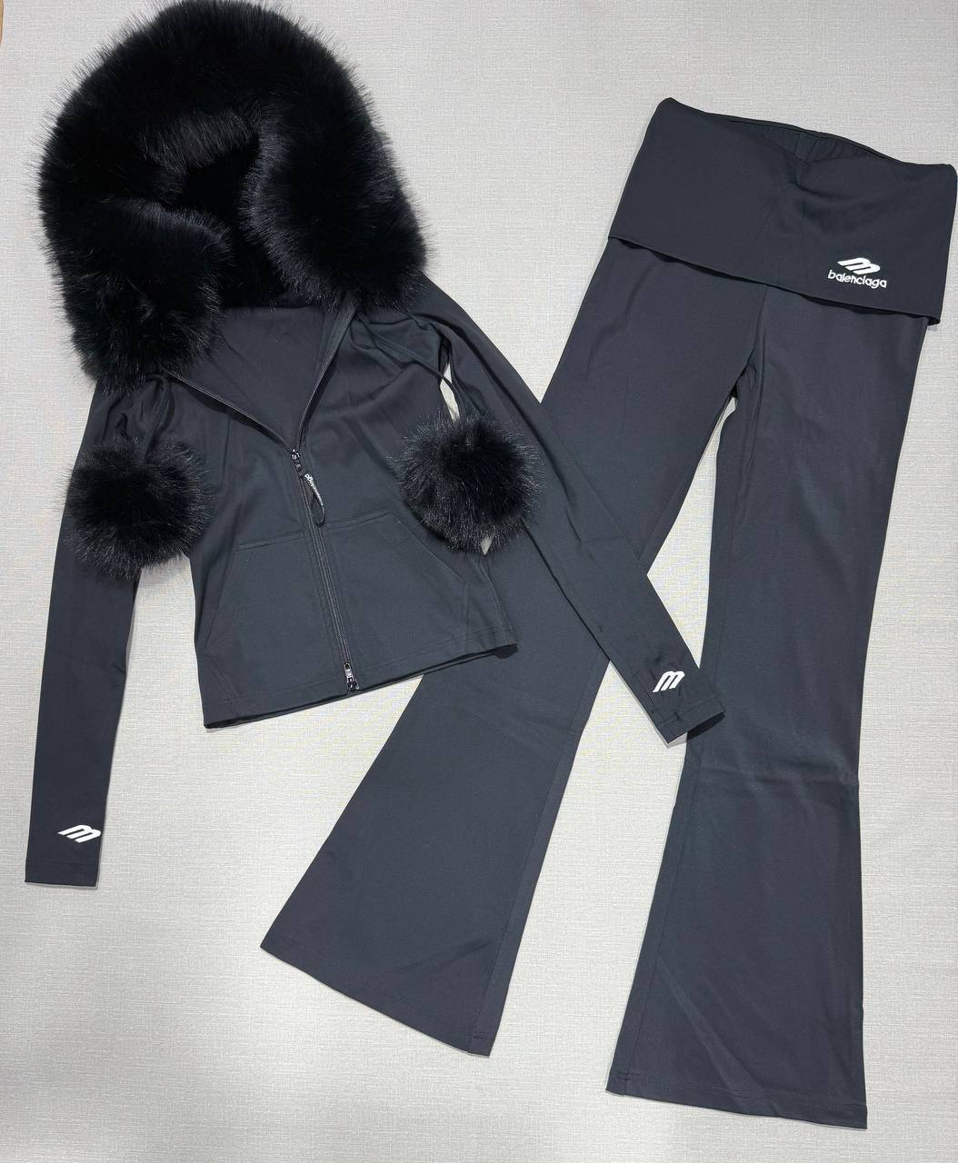 КОСТЮМ BALENCIAGA детальное фото