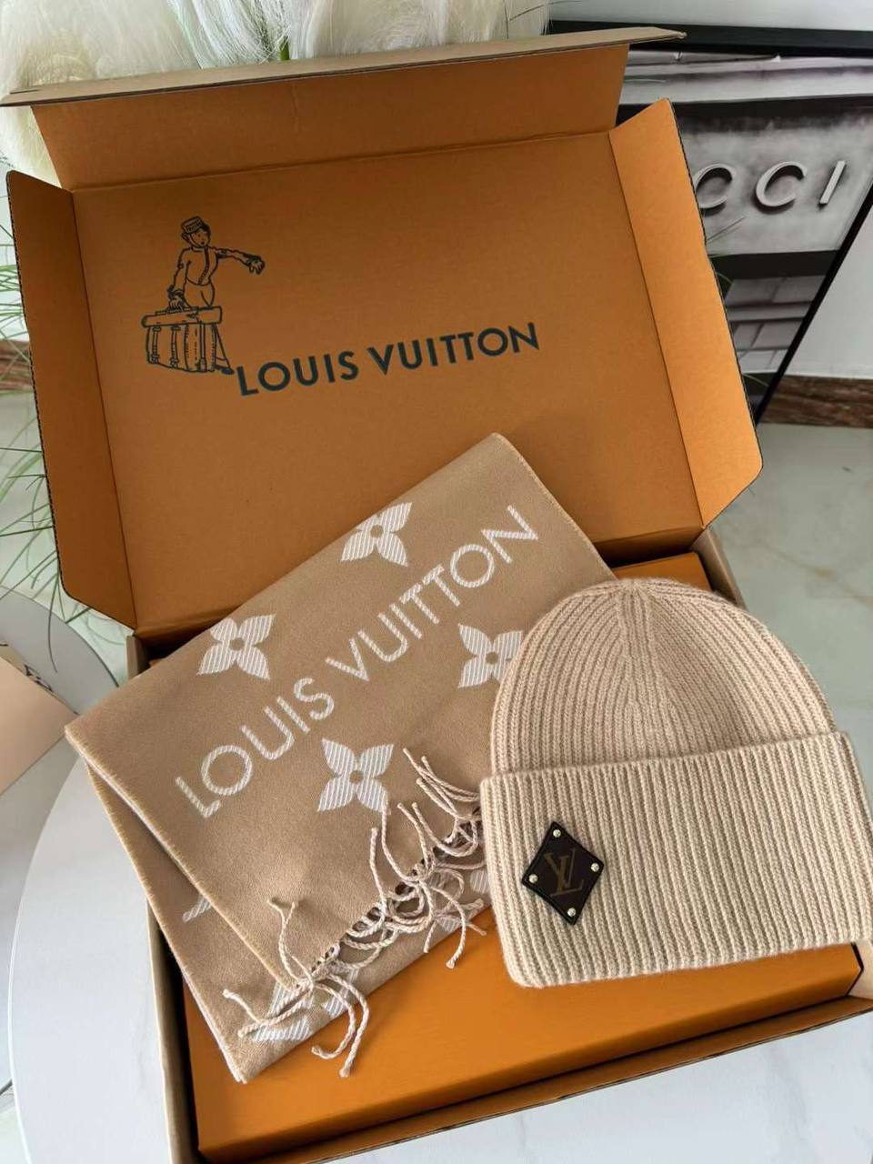 ШАРФ LOUIS VUITTON детальное фото