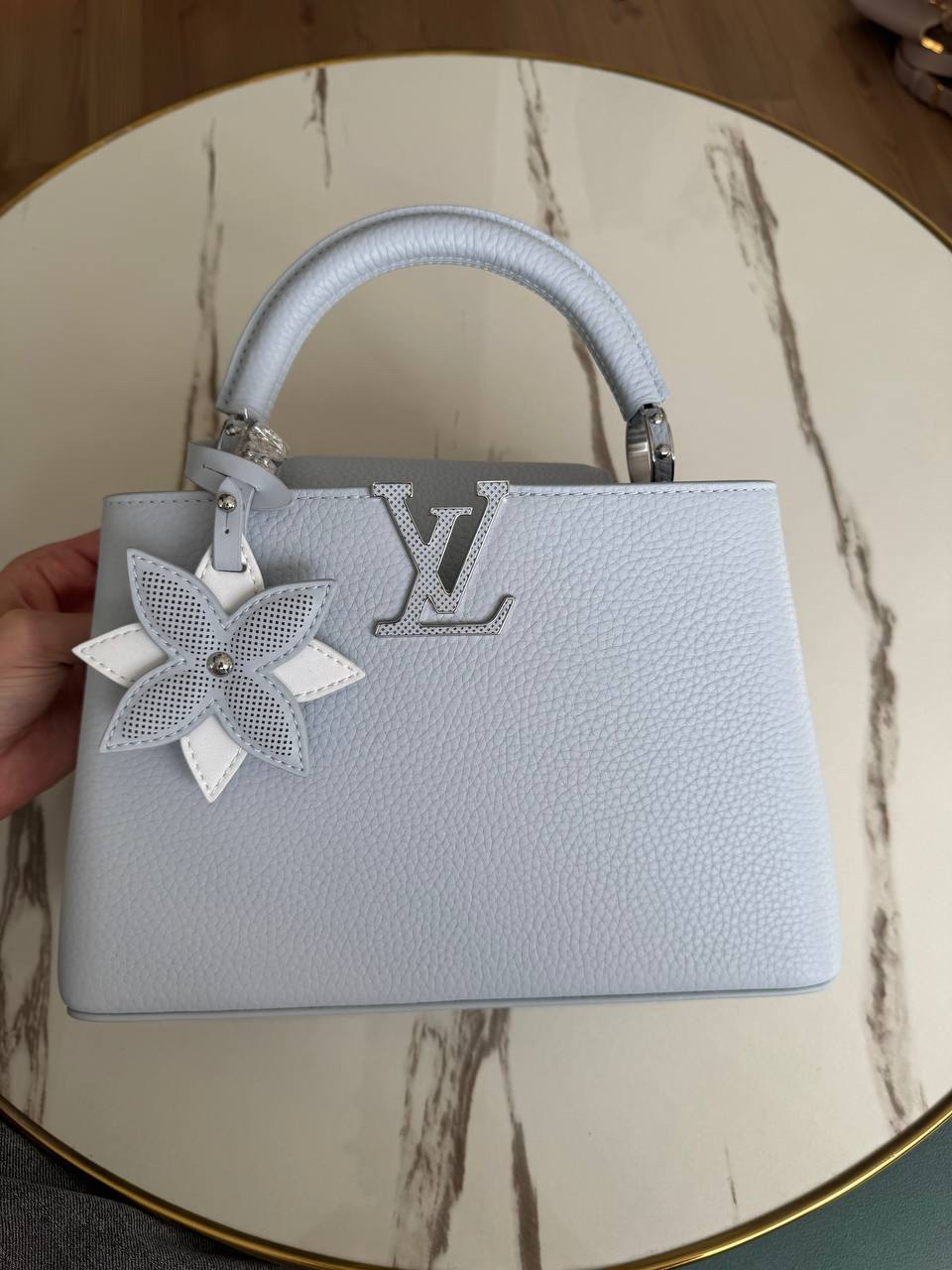 СУМКА LOUIS VUITTON CAPUCINES детальное фото