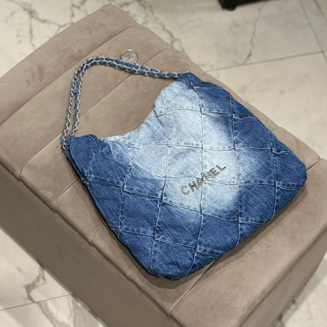 СУМКА CHANEL 22 детальное фото