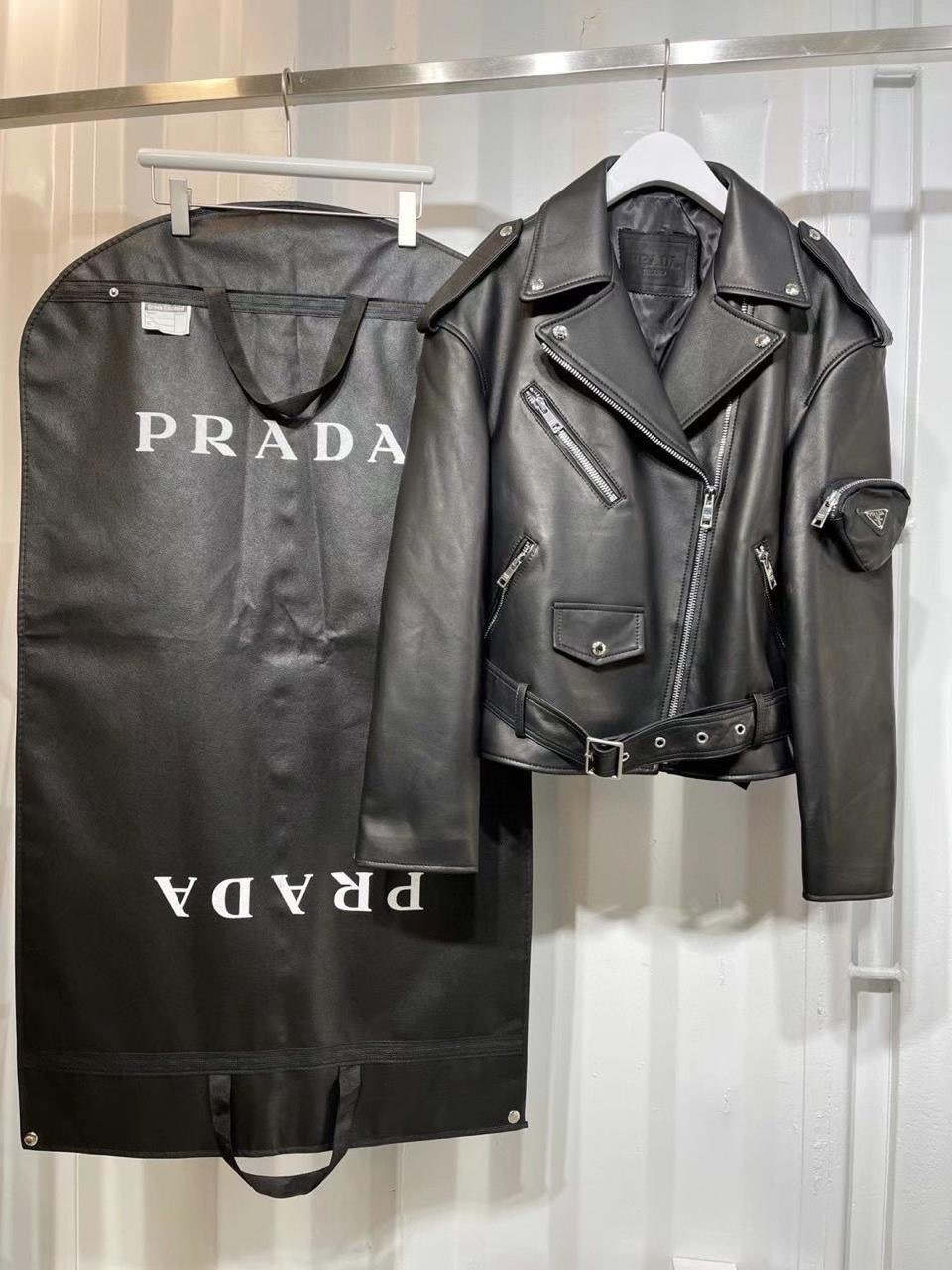 КУРТКА PRADA детальное фото