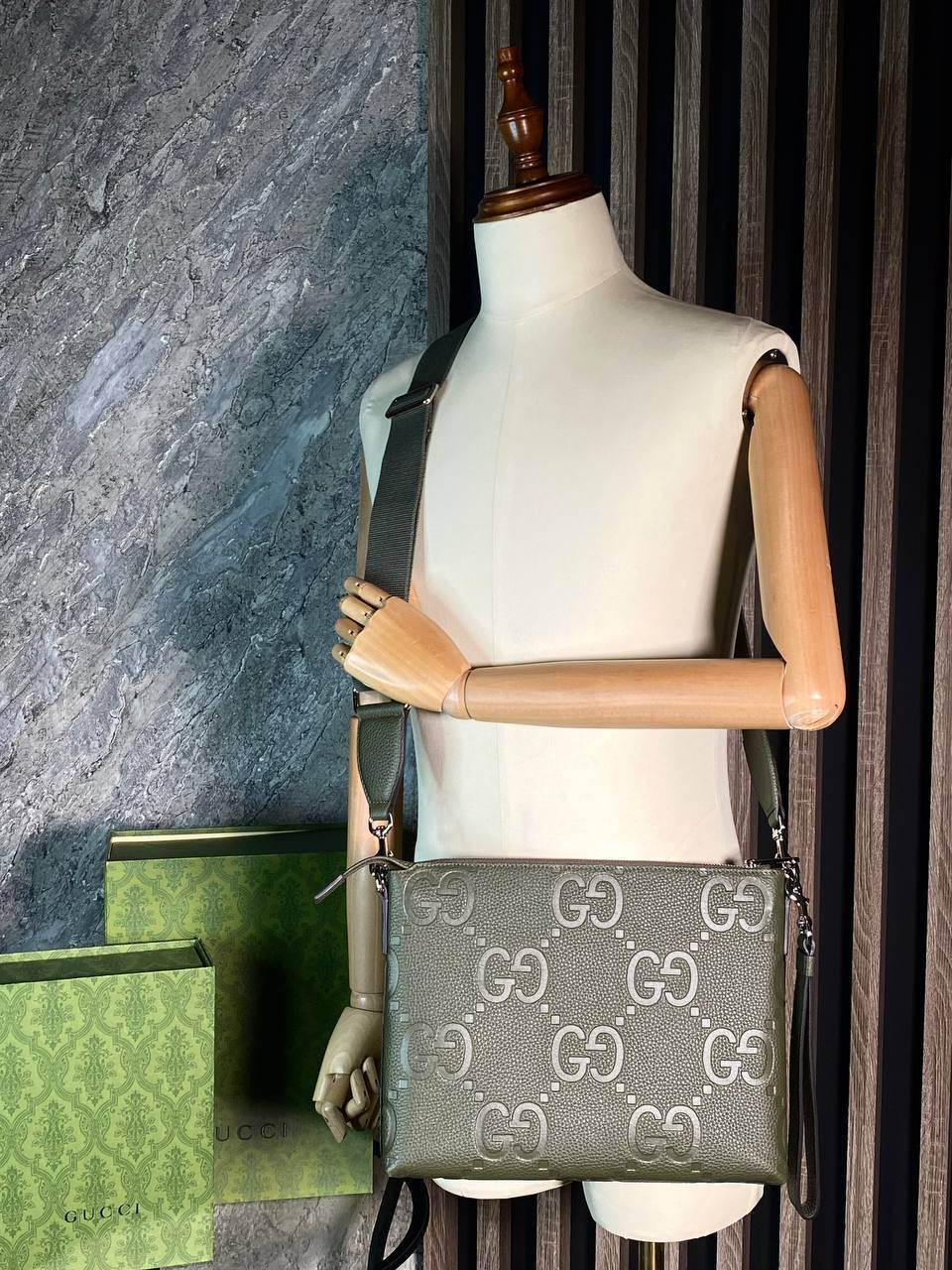 МУЖСКАЯ СУМКА МЕССЕНДЖЕР GUCCI детальное фото