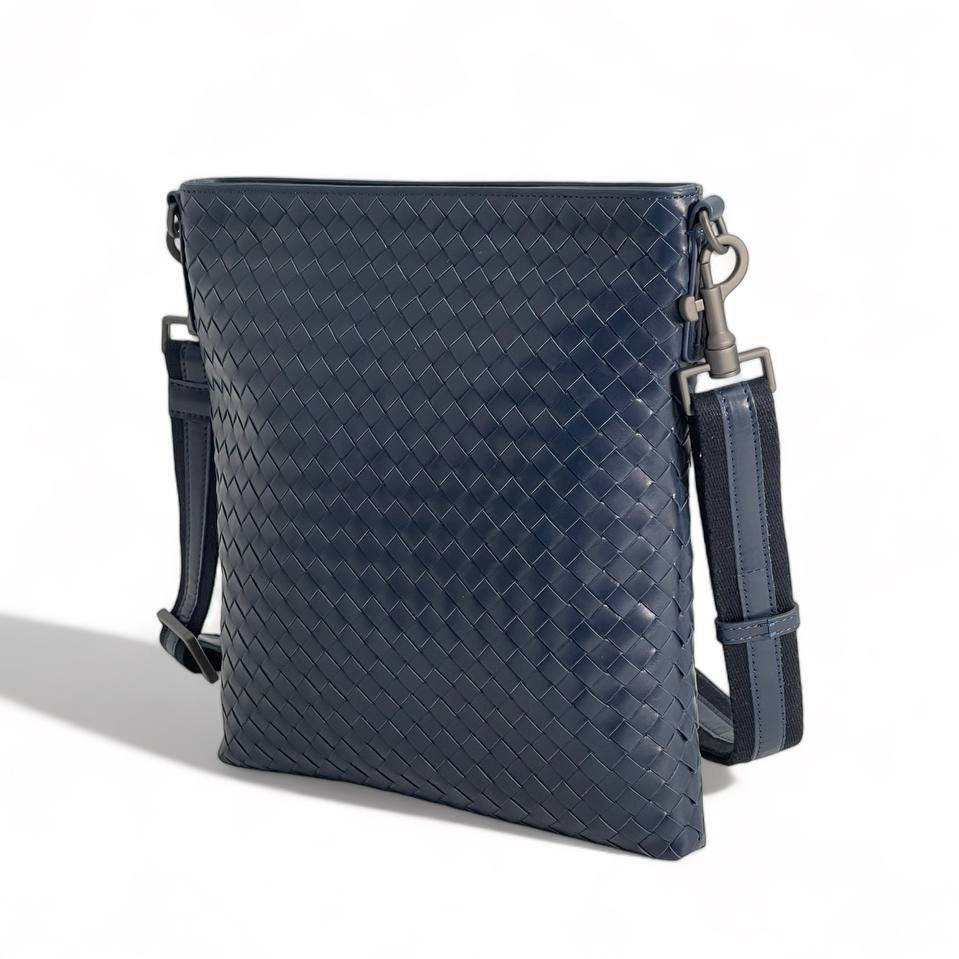 МУЖСКАЯ СУМКА МЕССЕНДЖЕР BOTTEGA VENETA детальное фото