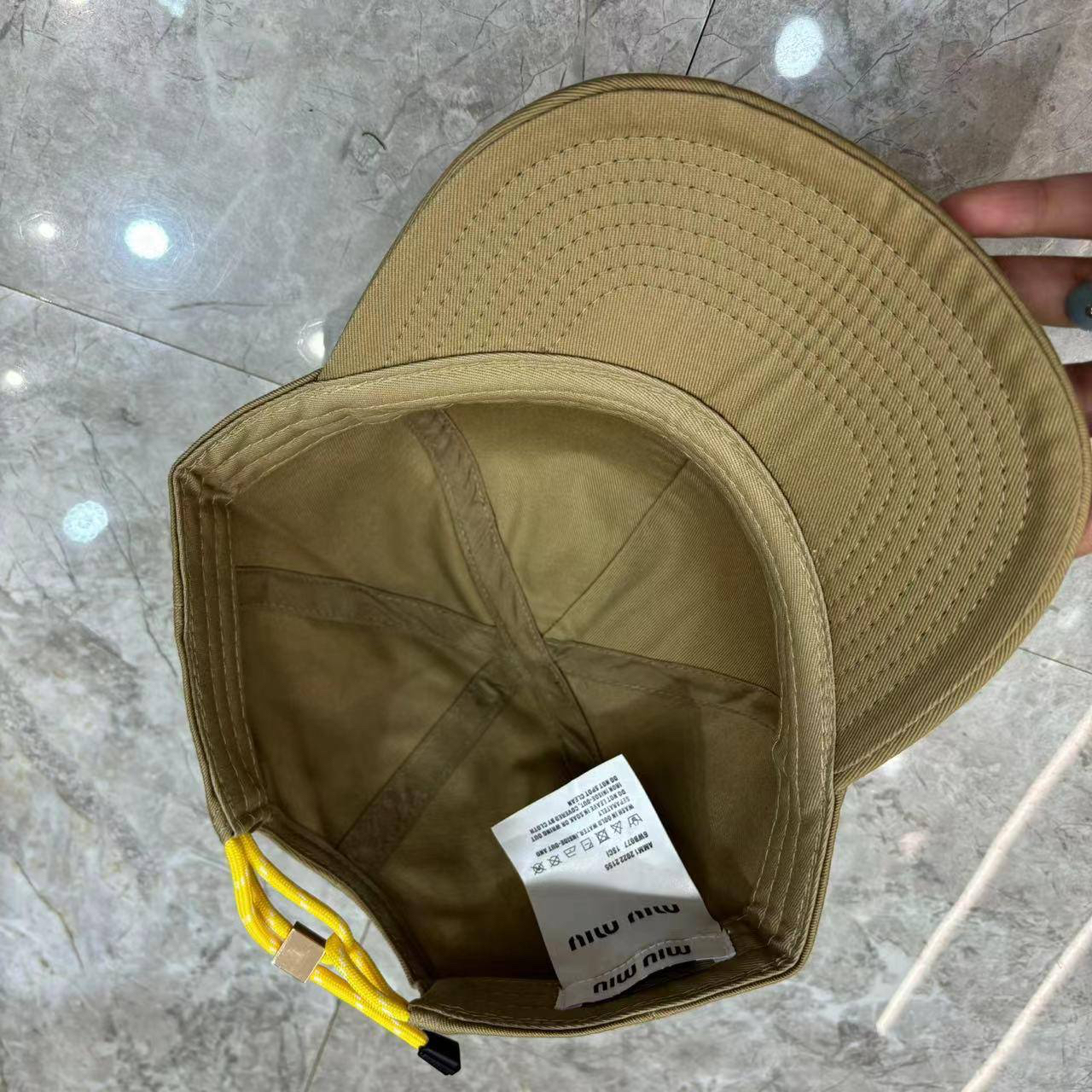 КЕПКА MIU MIU детальное фото