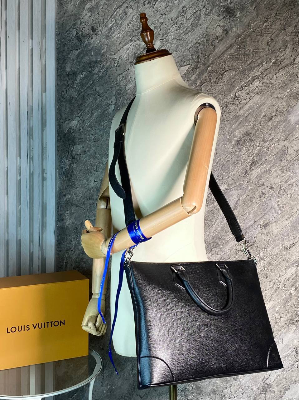 МУЖСКОЙ ПОРТФЕЛЬ LOUIS VUITTON детальное фото