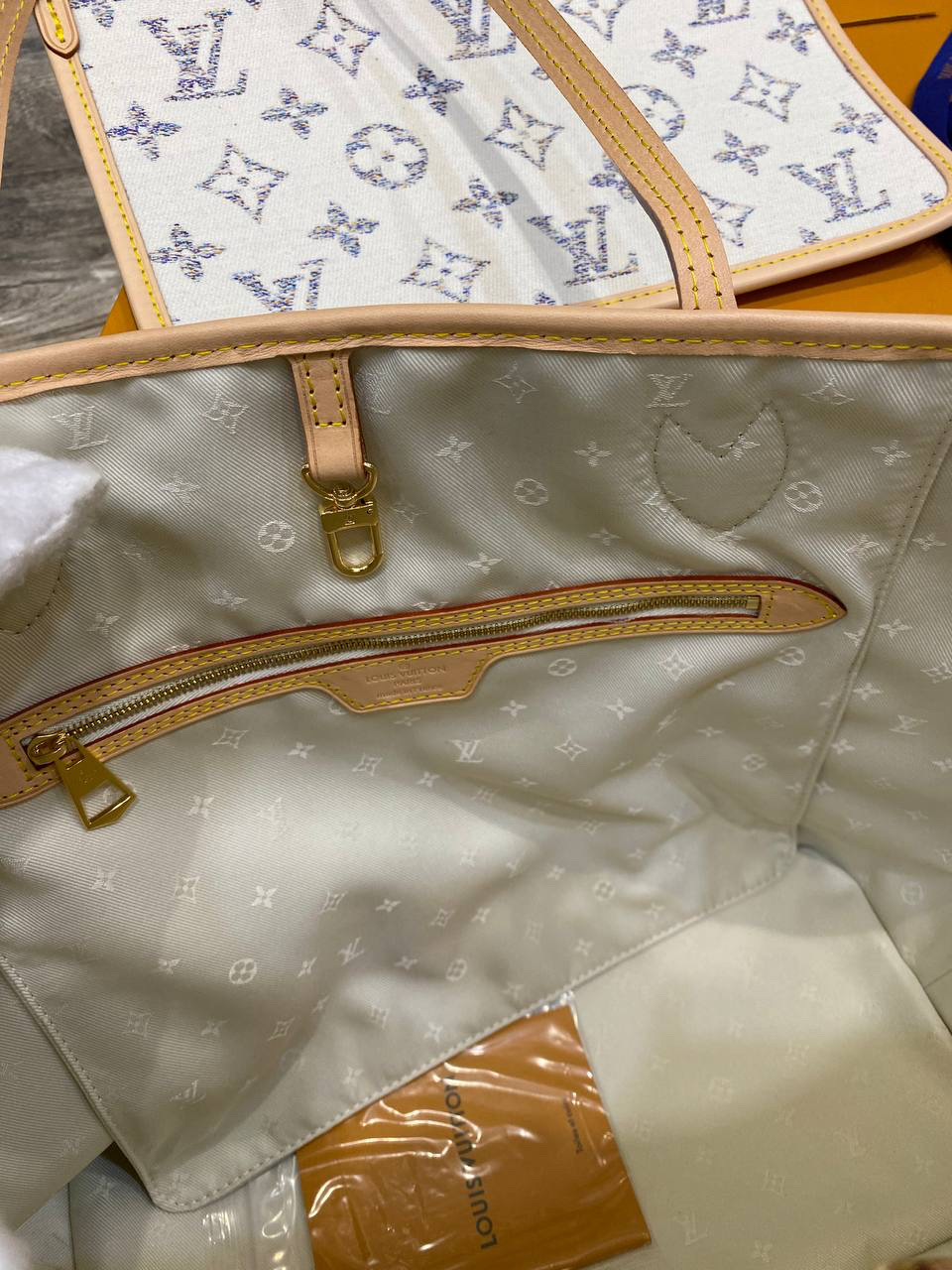 СУМКА LOUIS VUITTON детальное фото